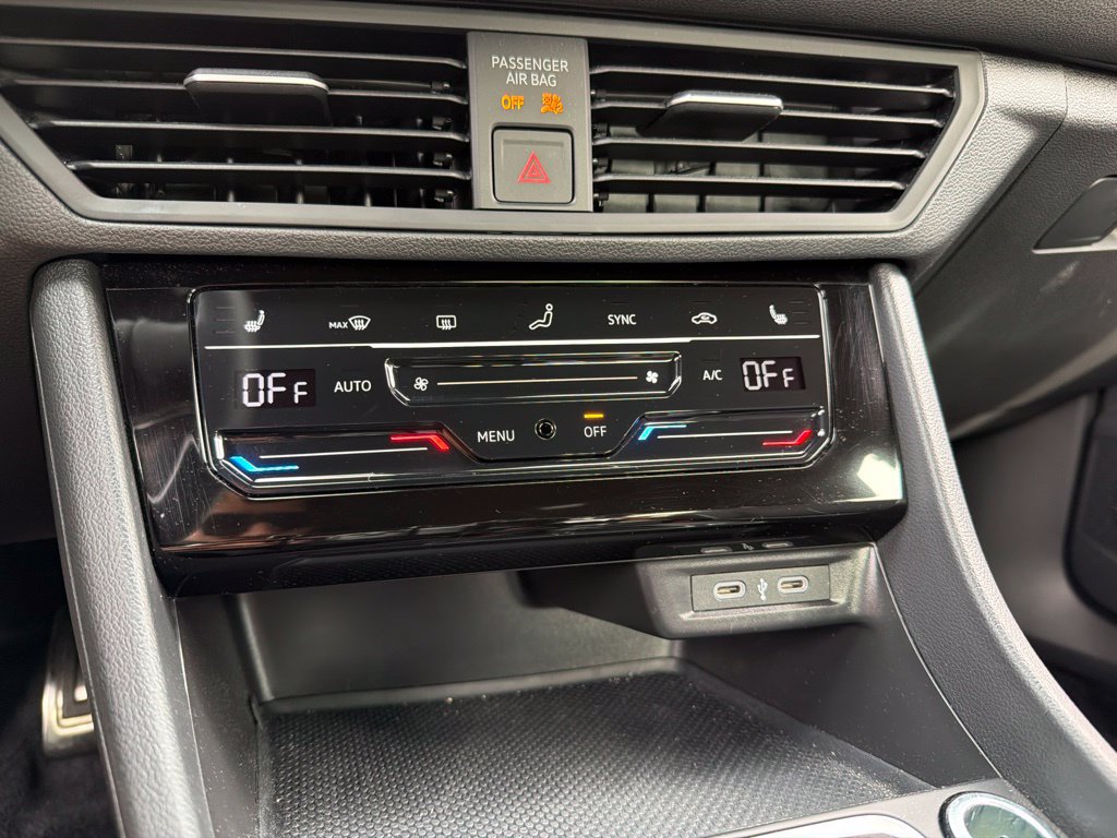 Used 2025 Volkswagen Jetta Sport FWD image 12