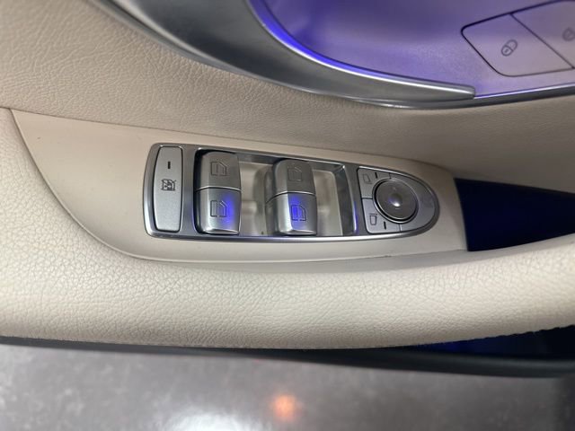 Used 2017 Mercedes-Benz E 300 4MATIC image 11