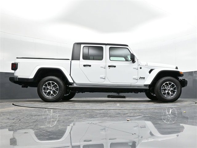 Used 2024 Jeep Gladiator Sport image 38