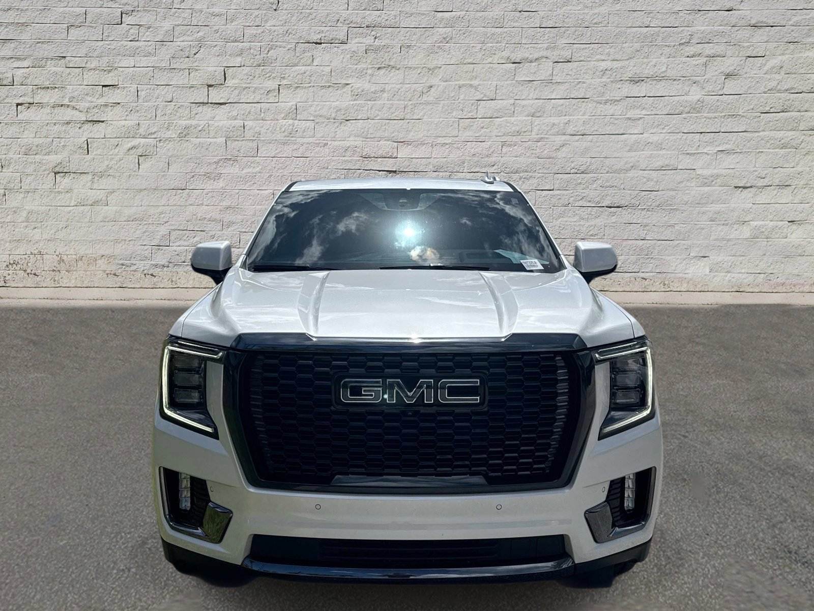 Used 2023 GMC Yukon XL Denali Ultimate AWD/4WD image 8