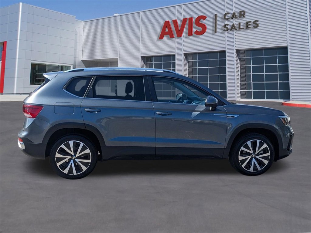 Used 2024 Volkswagen Taos SE image 5