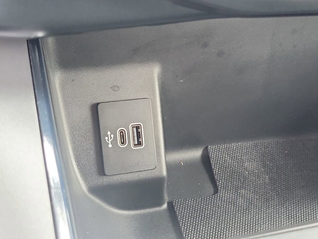 Used 2025 Ford F150 Lightning Flash image 28