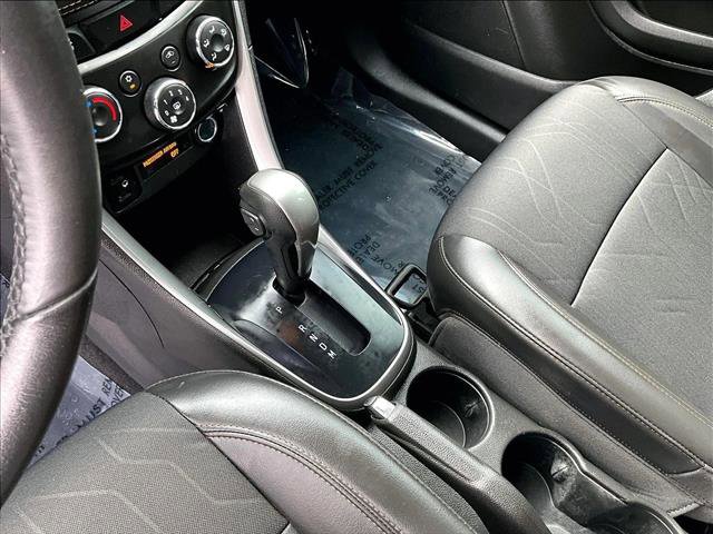Used 2022 Chevrolet Trax LT w/ LT Convenience Package FWD image 15