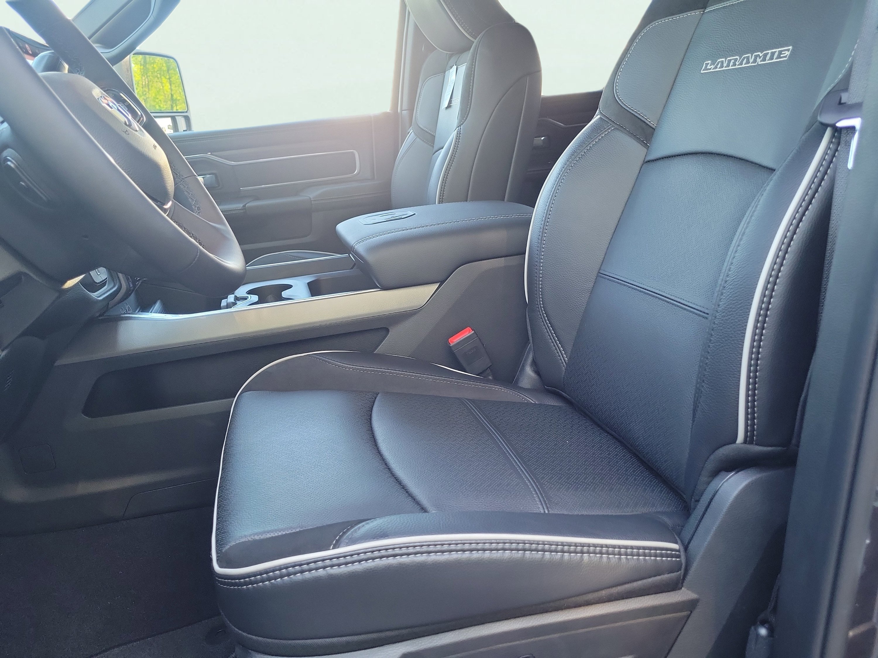 New 2026 RAM 2500 Laramie AWD/4WD image 23