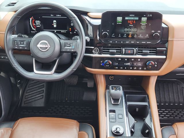 Used 2023 Nissan Pathfinder Platinum image 27