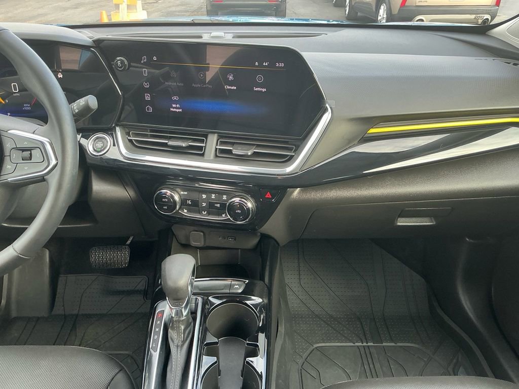 Used 2025 Chevrolet Trax ACTIV w/ Driver Confidence Package image 20