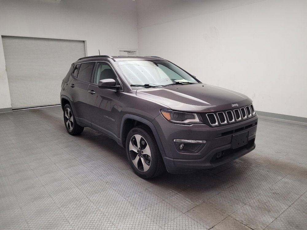 Used 2017 Jeep Compass Latitude w/ Safe & Security Group AWD/4WD image 13