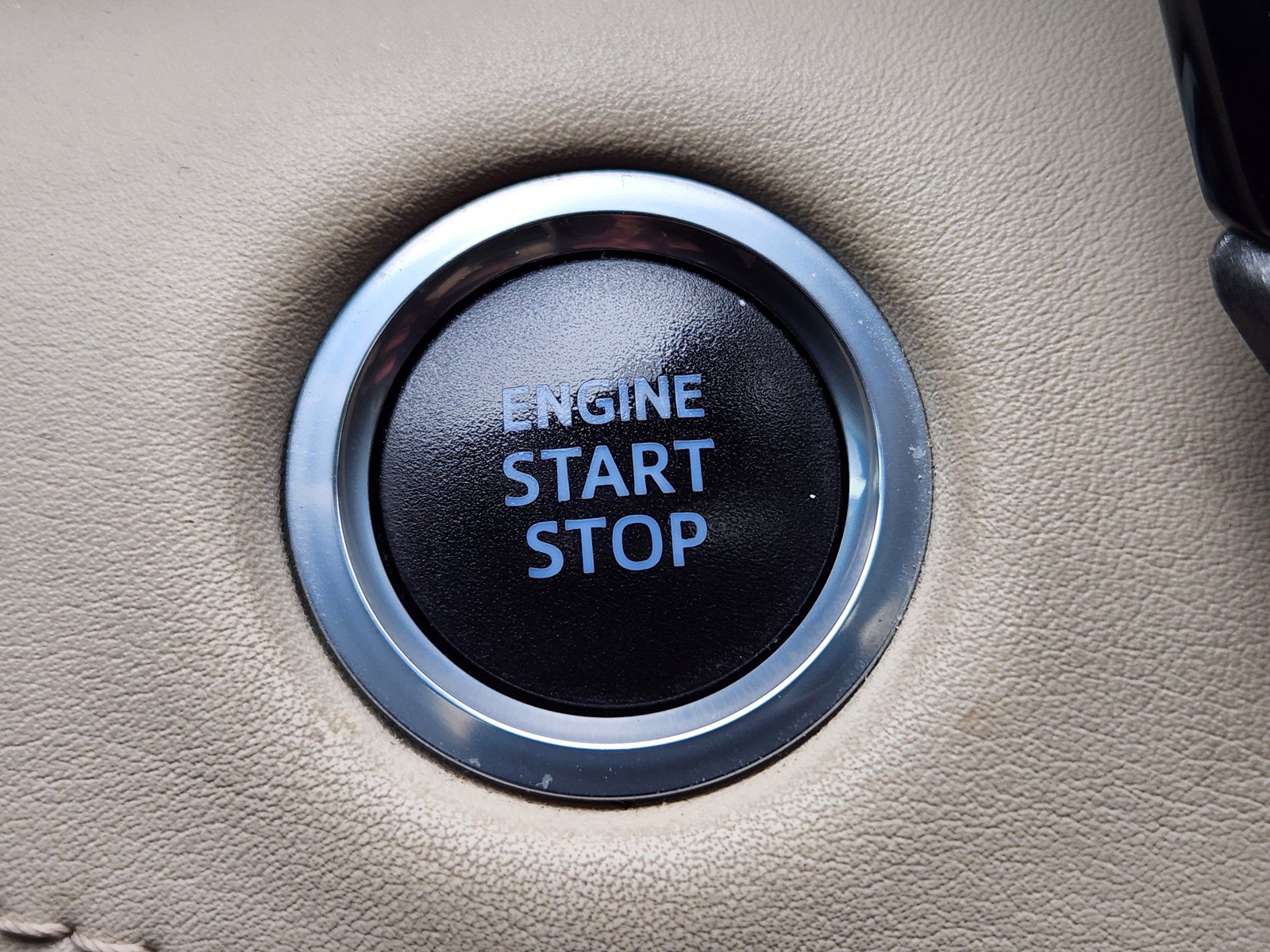 Used 2021 Toyota Highlander XLE FWD image 19