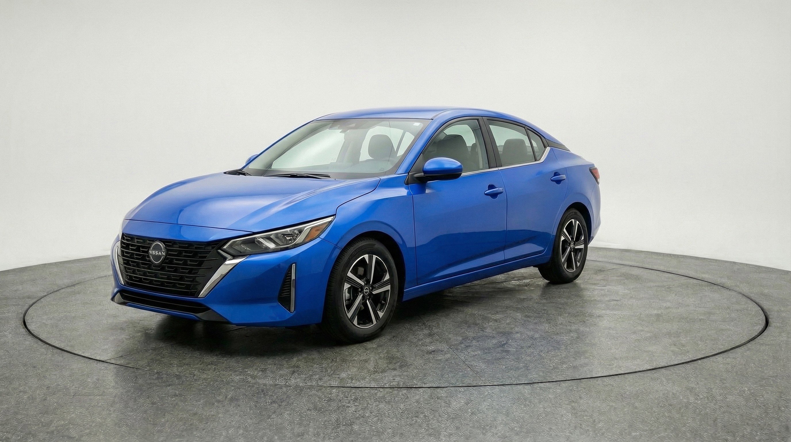 Used 2025 Nissan Sentra SV image 3