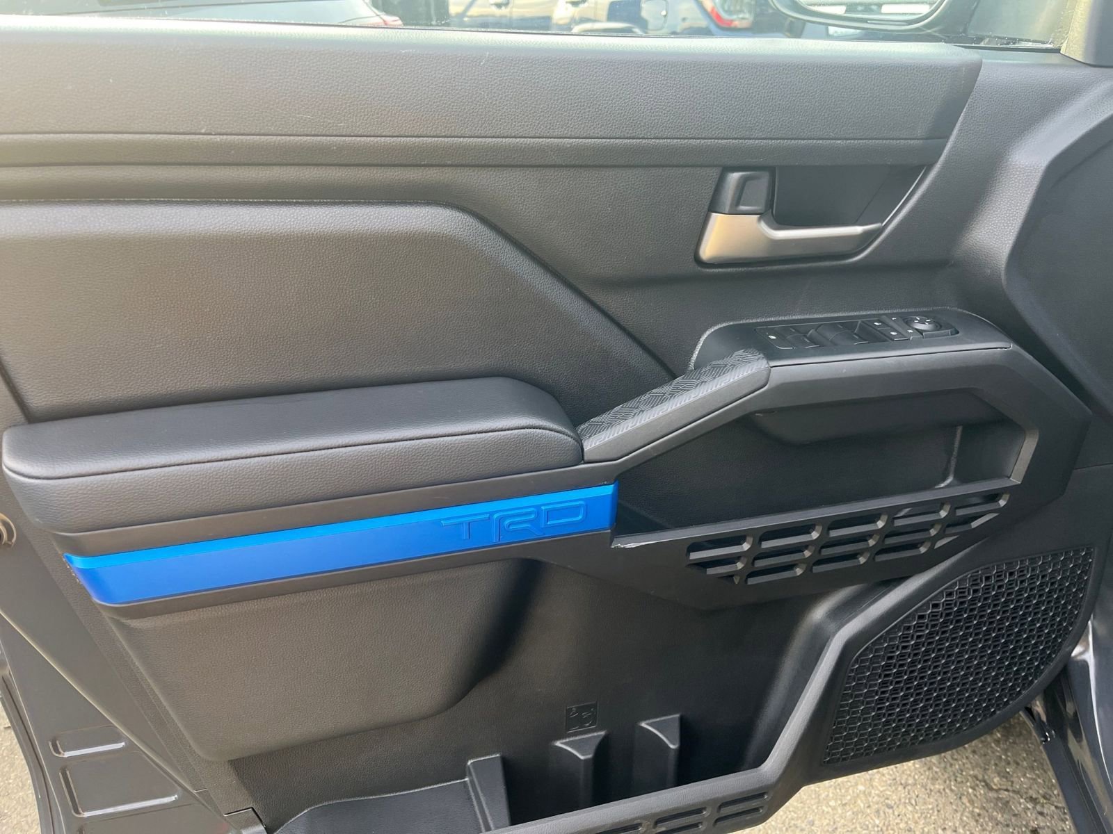 Used 2025 Toyota Tacoma TRD Off-Road image 20