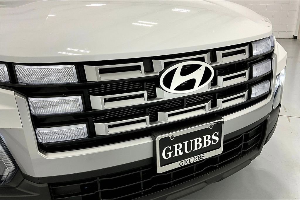 Used 2025 Hyundai Santa Cruz SE image 36