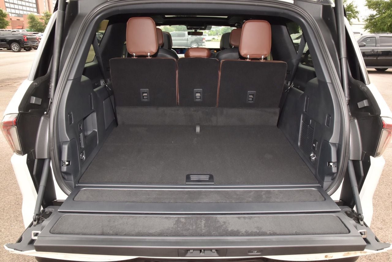 New 2026 Lincoln Navigator L Reserve AWD/4WD image 38