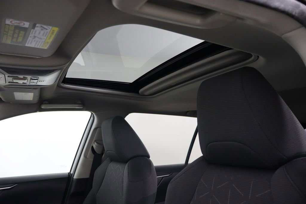 Used 2019 Toyota RAV4 XLE FWD image 23