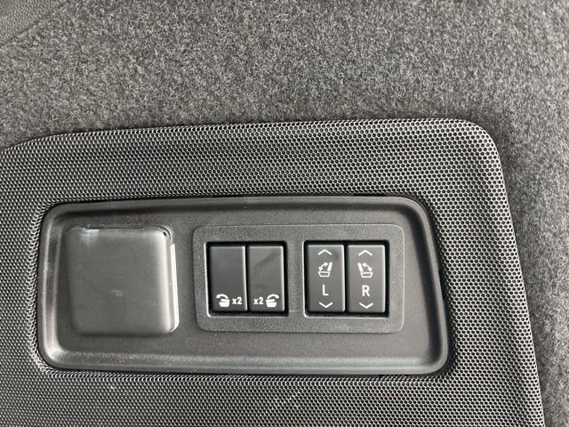 Used 2021 Cadillac Escalade Sport AWD/4WD image 12