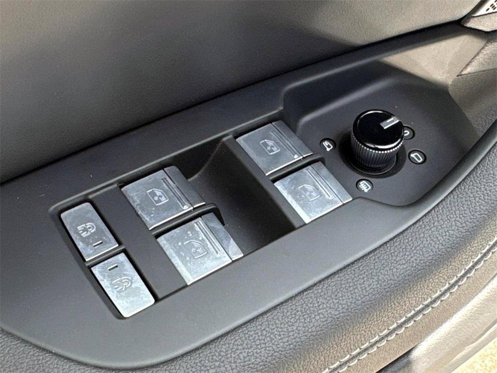 Used 2024 Audi A6 Premium Plus w/ Executive Package image 16