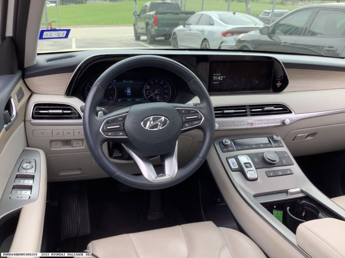 Used 2022 Hyundai Palisade SEL w/ Premium Package FWD image 12