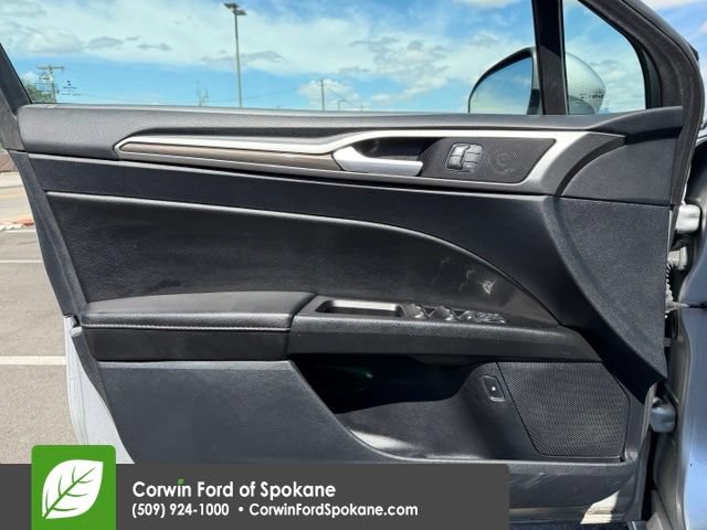 Used 2019 Ford Fusion SEL FWD image 19