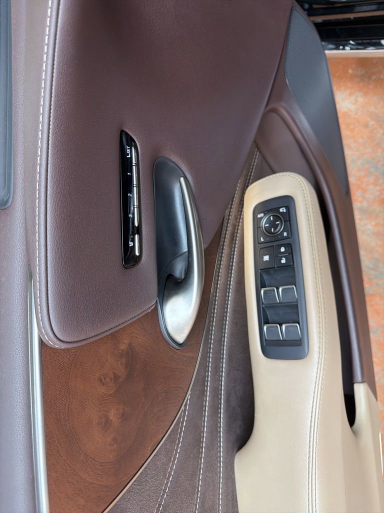 Used 2020 Lexus LS 500 w/ Accessory Package (Z2) image 23