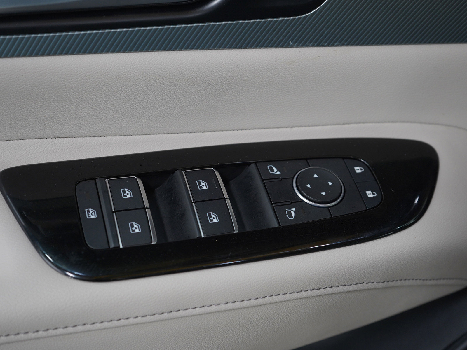 Used 2025 Nissan Murano SL image 22