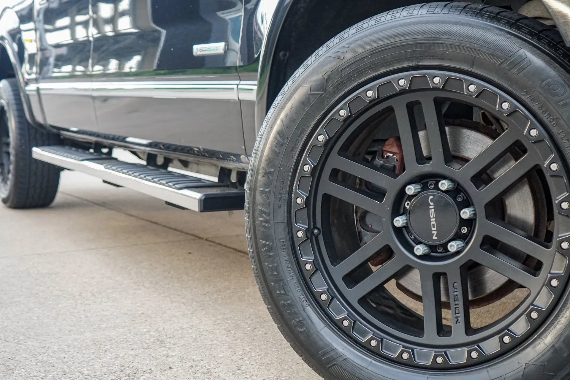 Used 2011 Ford F150 Platinum AWD/4WD image 9
