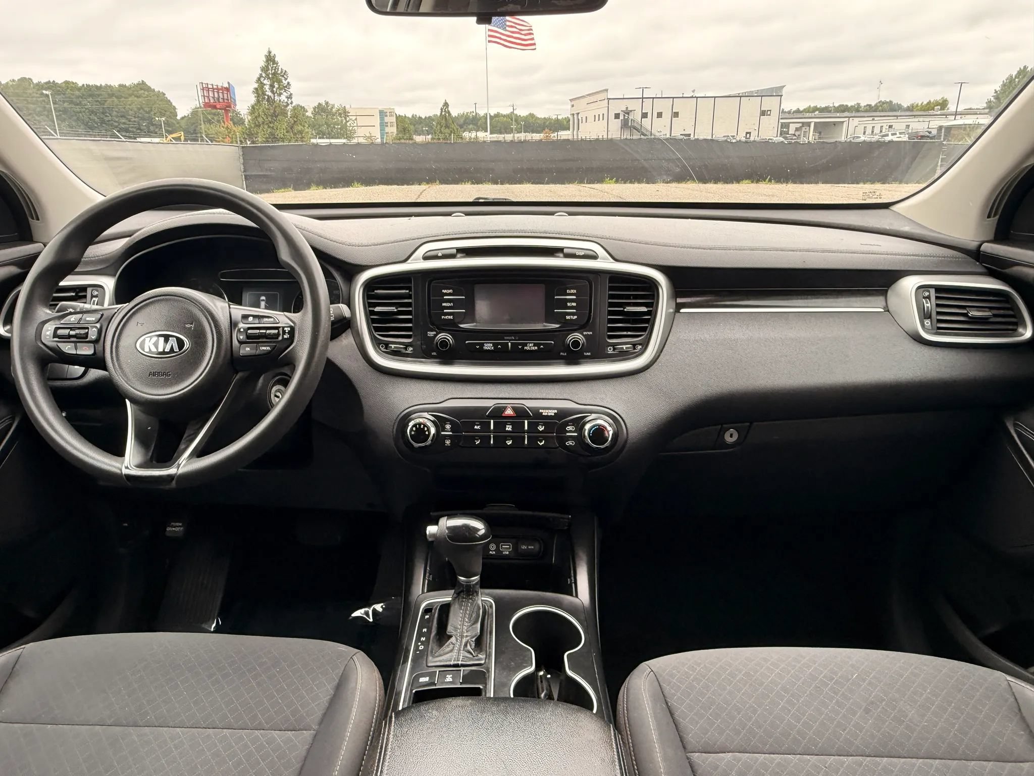 Used 2017 Kia Sorento AWD image 3