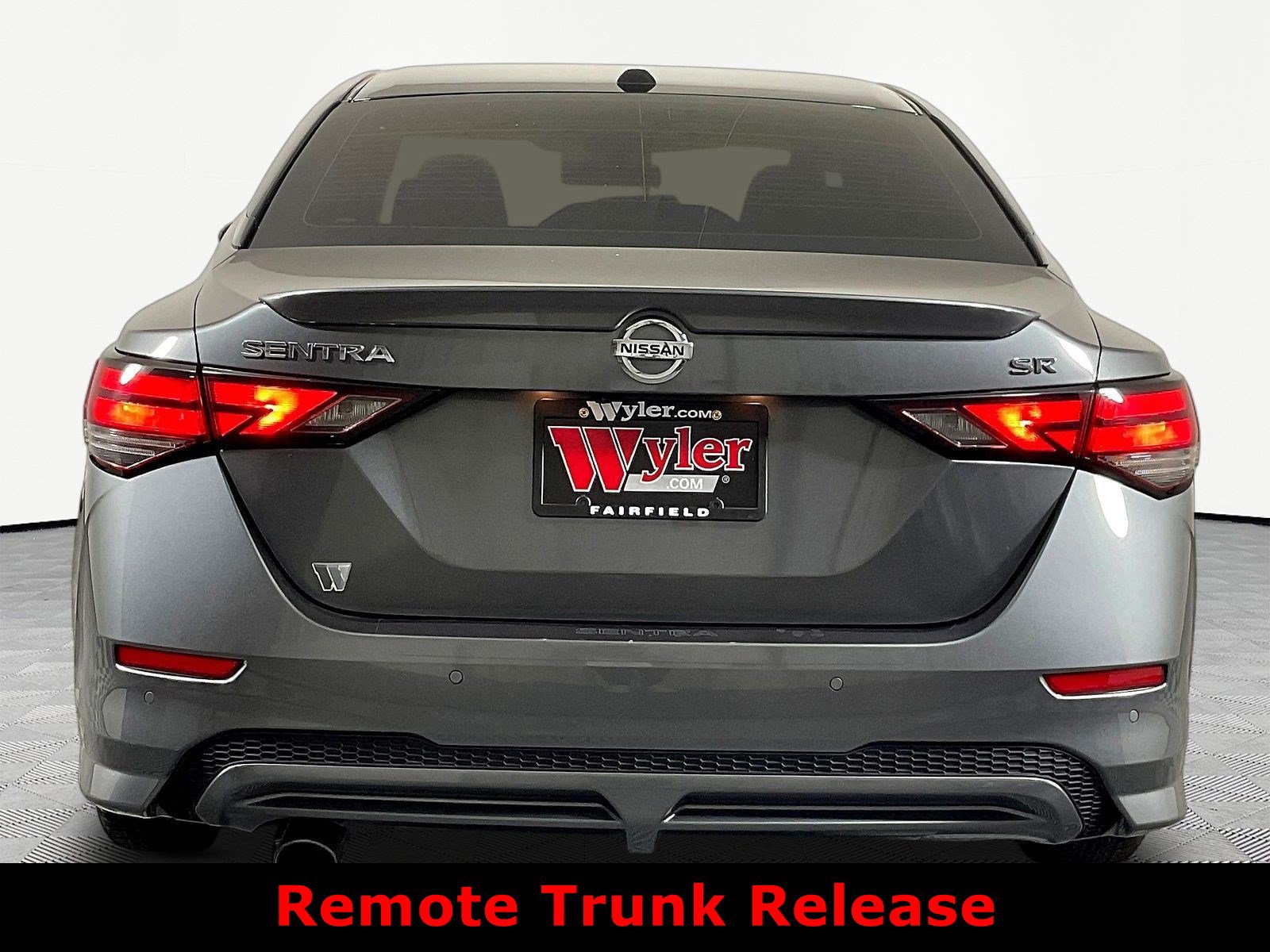 Used 2021 Nissan Sentra SR w/ SR Premium Package FWD image 5