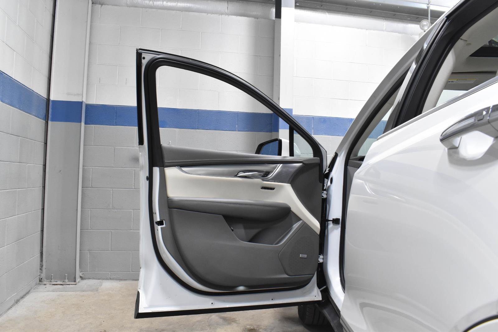 Used 2023 Cadillac XT5 Premium Luxury w/ LPO, Floor Liner Package image 10