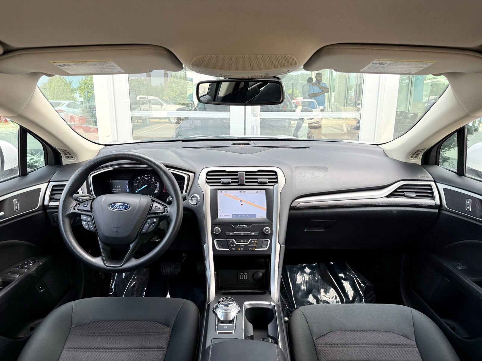 Used 2020 Ford Fusion SE FWD image 20