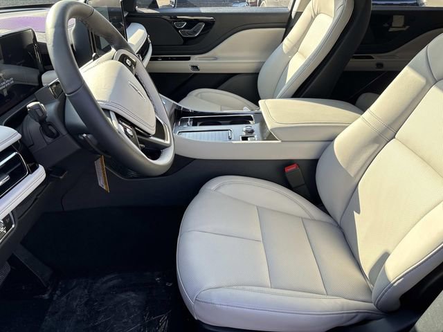 New 2026 Lincoln Aviator 2WD w/ Jet Appearance Package image 25