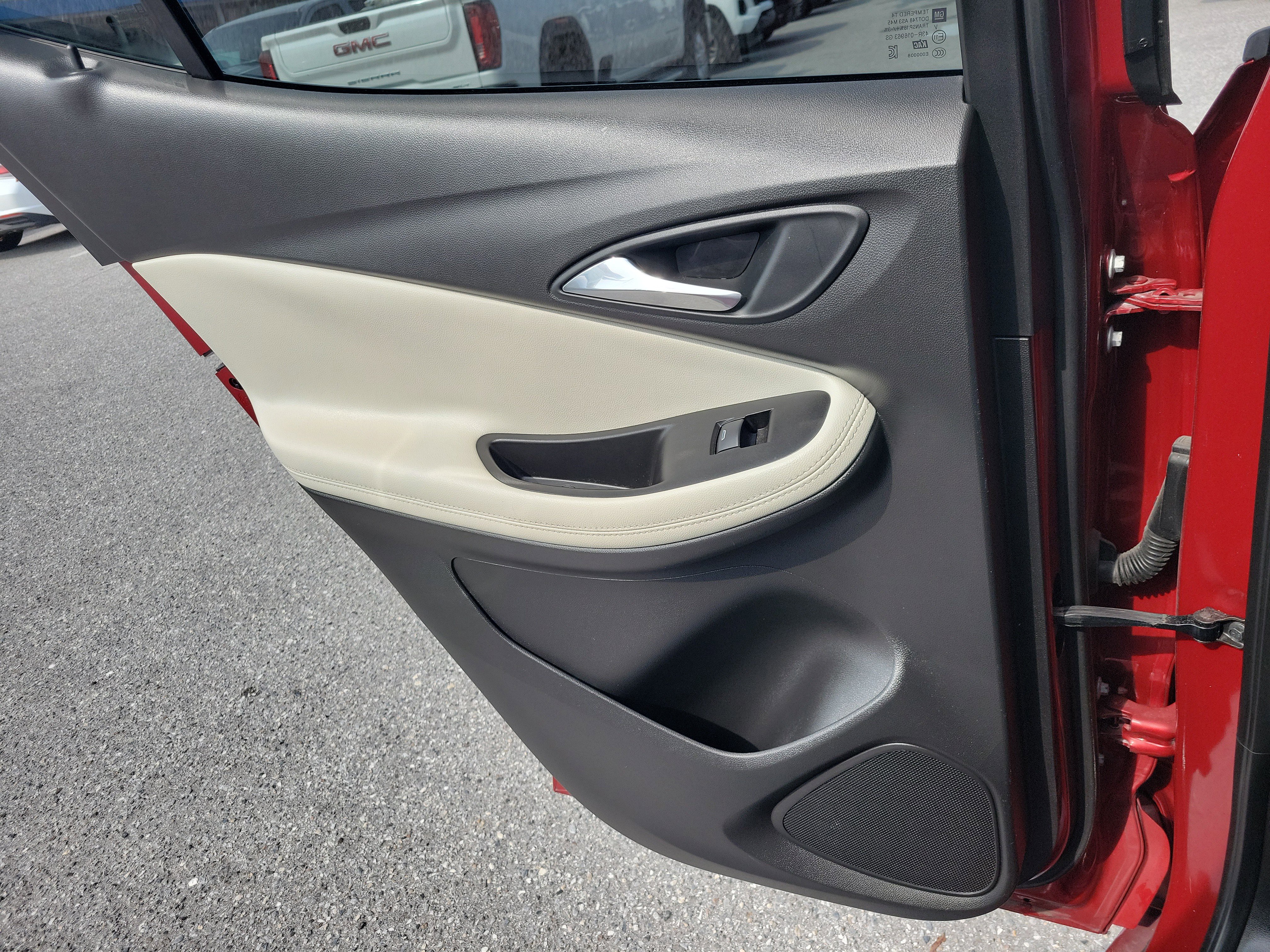 Certified 2021 Buick Encore GX Essence w/ Advanced Technology Package image 15