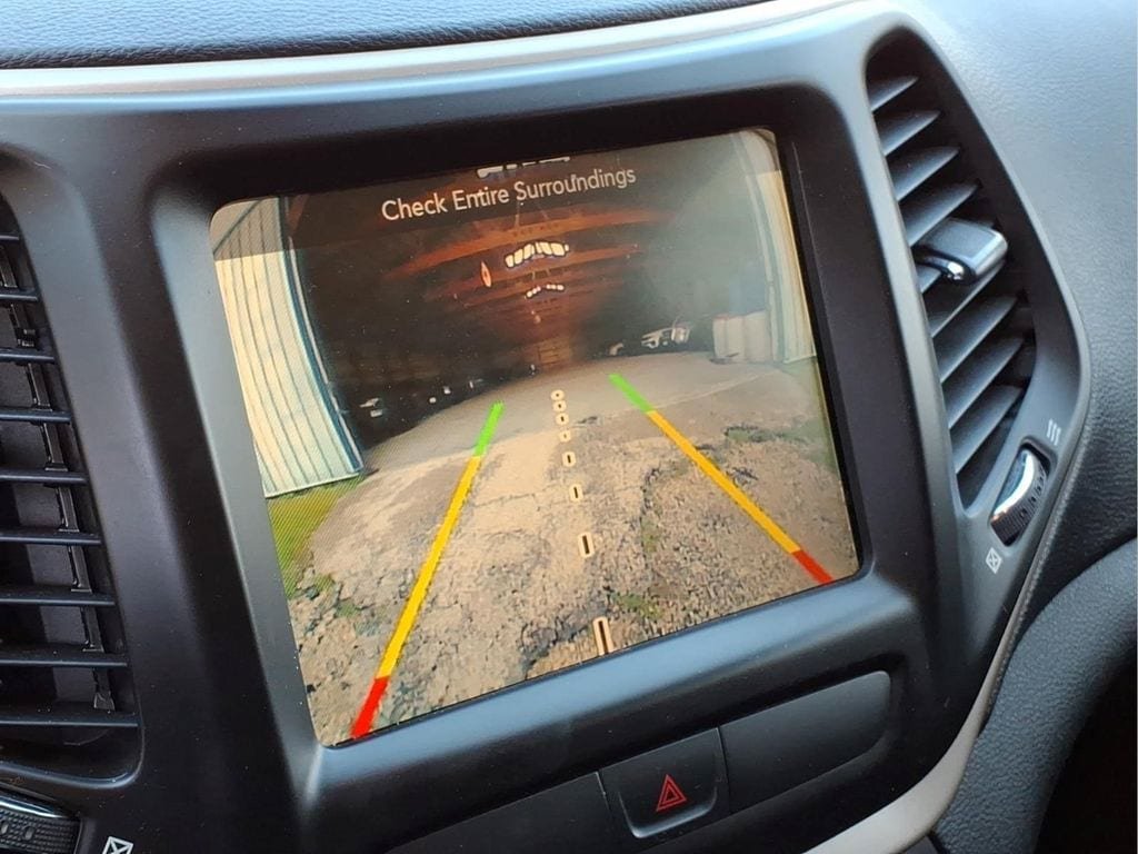 Used 2016 Jeep Cherokee Limited AWD/4WD image 10