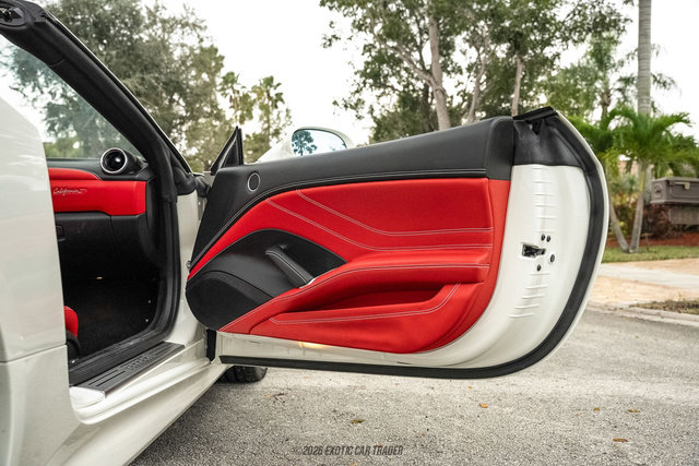Used 2016 Ferrari California T image 43