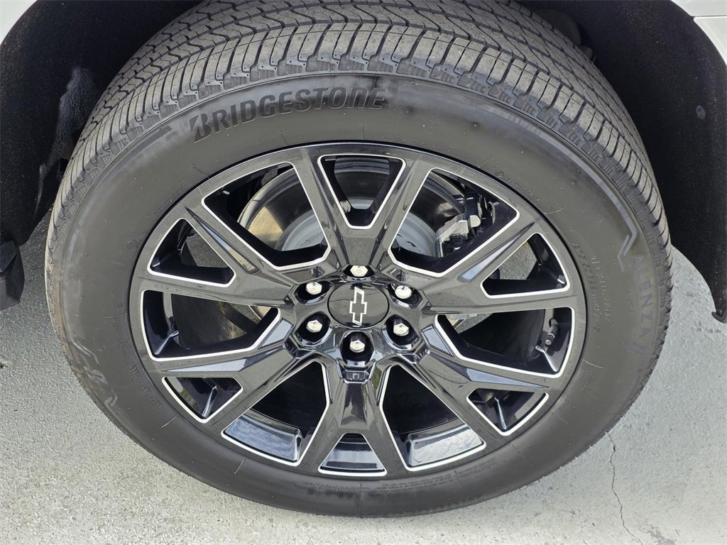 Used 2024 Chevrolet Suburban RST image 40