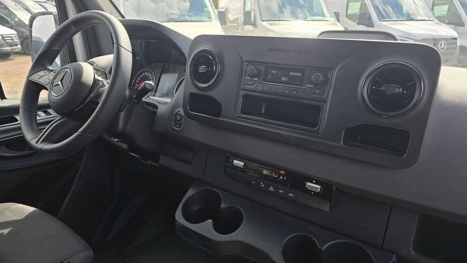 Used 2025 Mercedes-Benz Sprinter 2500 image 11