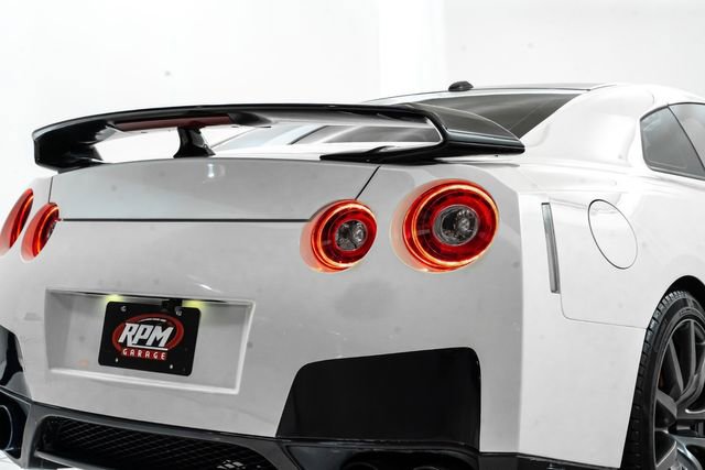 Used 2009 Nissan GT-R Premium image 12