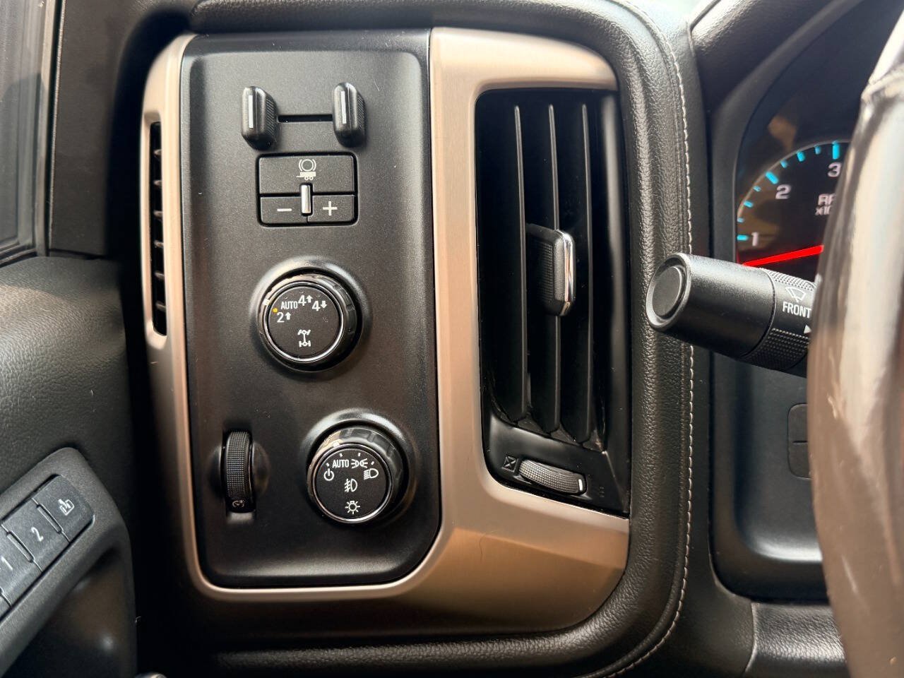 Used 2018 GMC Sierra 1500 Denali AWD/4WD image 31