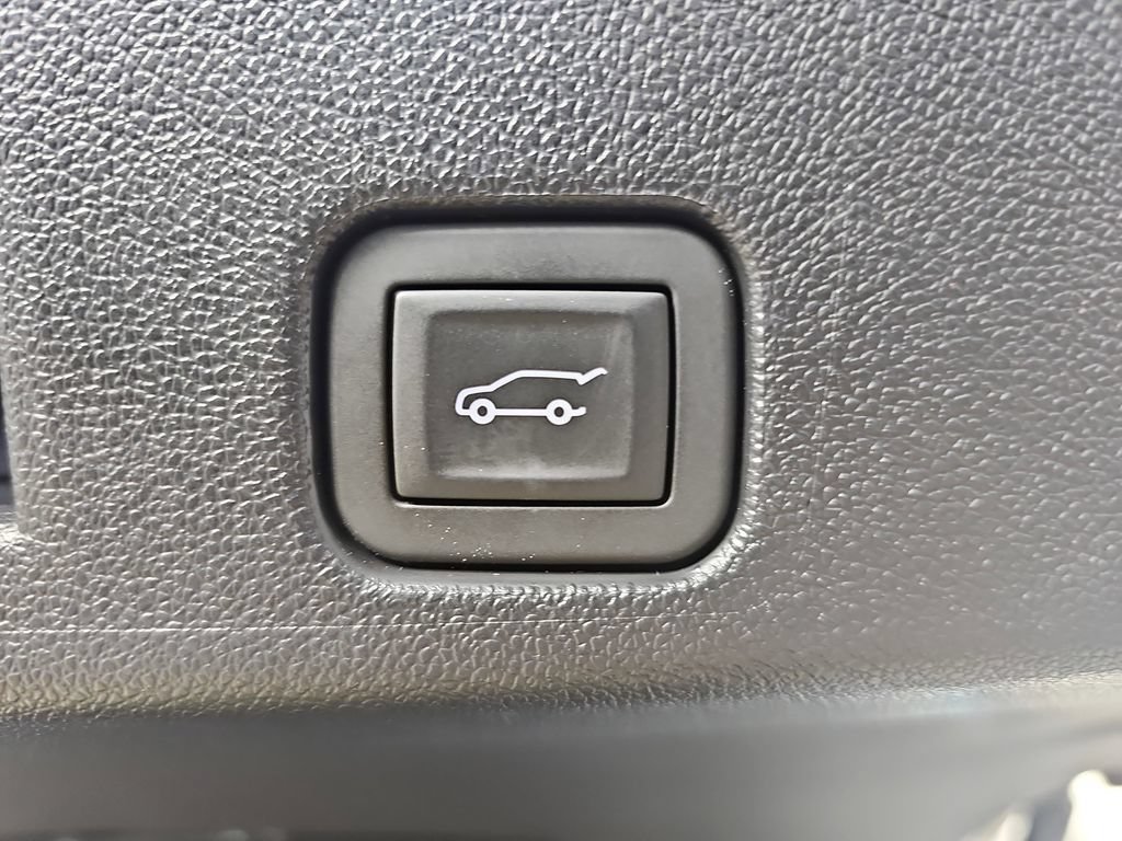 Certified 2026 Chevrolet Traverse LT w/ Midnight/Sport Edition FWD image 19