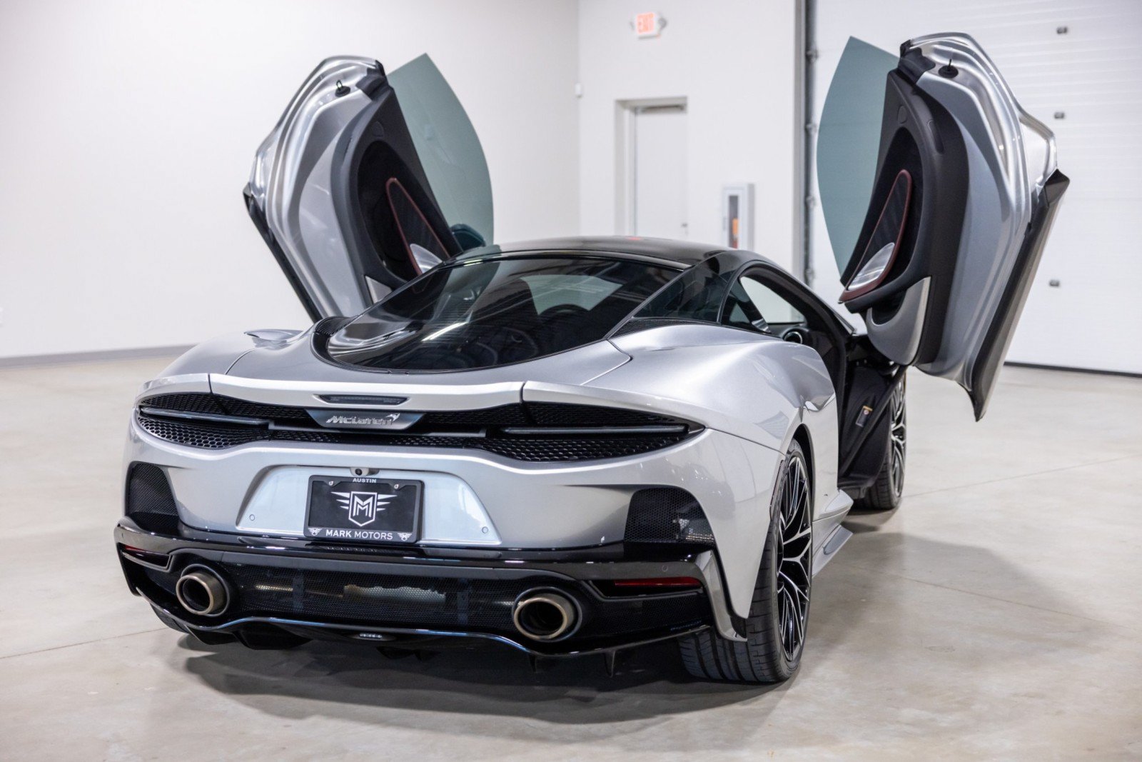 Used 2022 McLaren GT RWD image 9