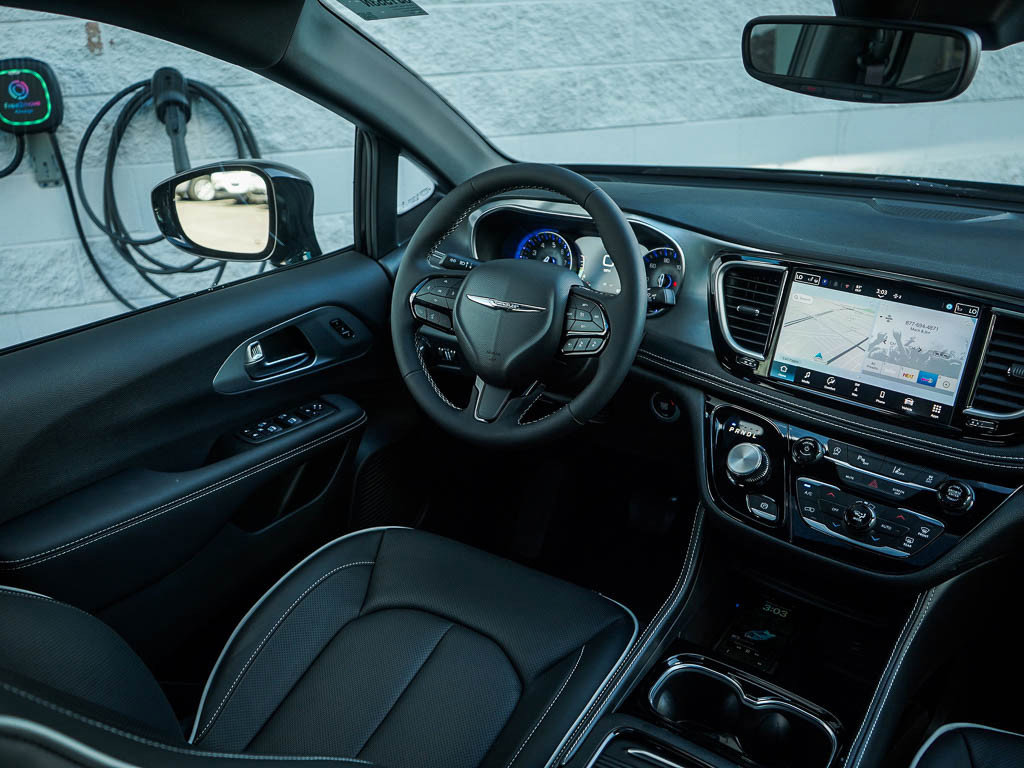 New 2026 Chrysler Pacifica Limited image 16