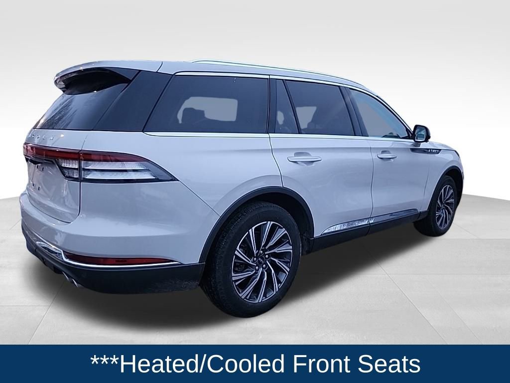 Used 2025 Lincoln Aviator AWD image 6