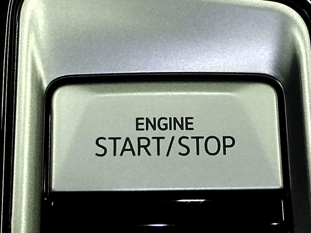 New 2026 Volkswagen Atlas SE image 35