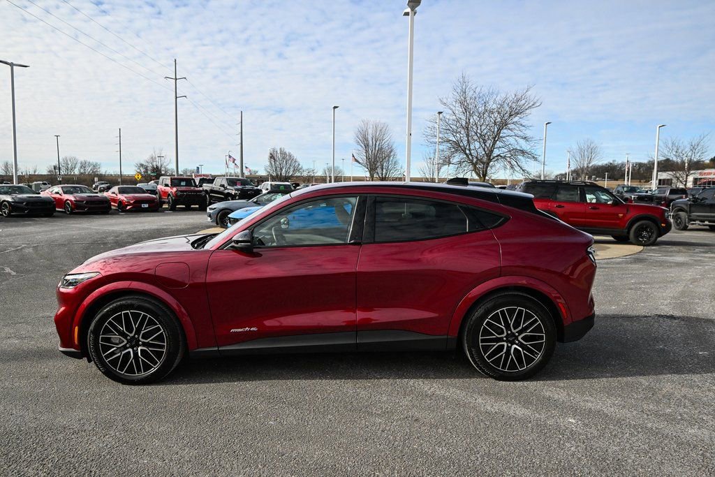 Certified 2025 Ford Mustang Mach-E Premium image 8