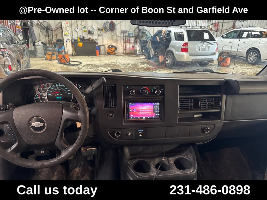 Used 2013 Chevrolet Express 2500 RWD image 18