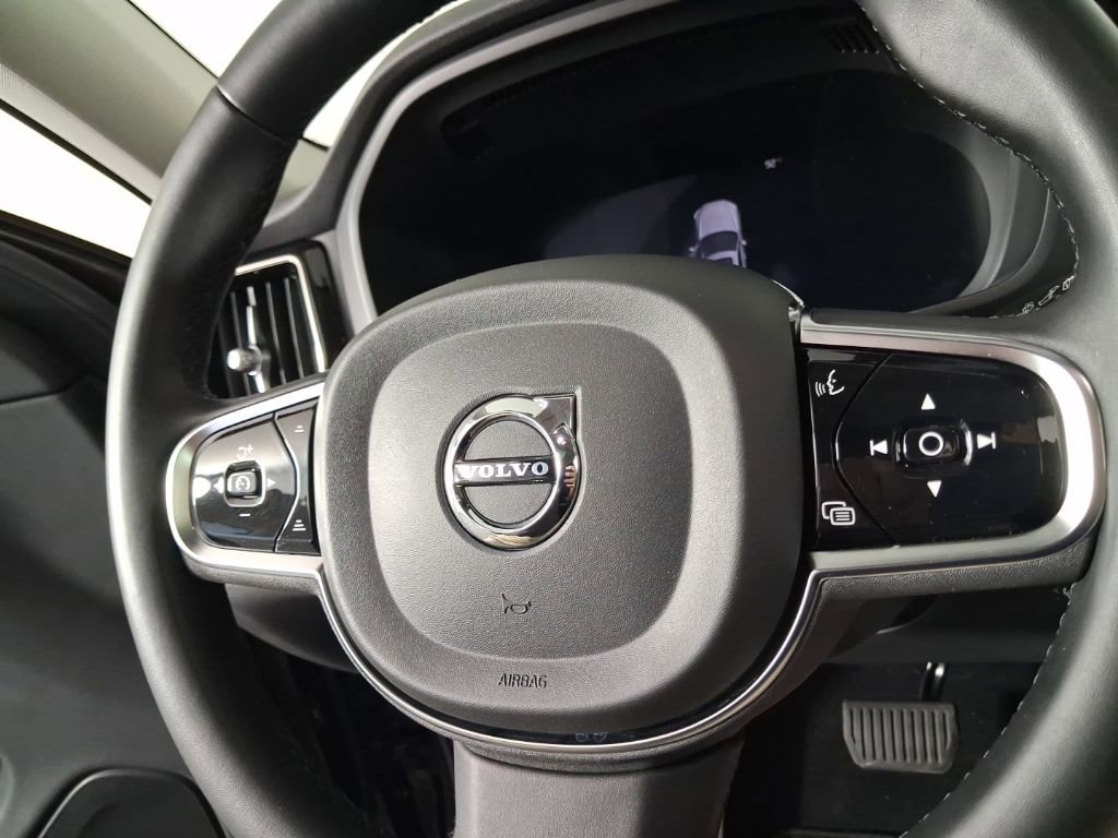 Certified 2024 Volvo XC60 B5 Core w/ Climate Package AWD/4WD image 28
