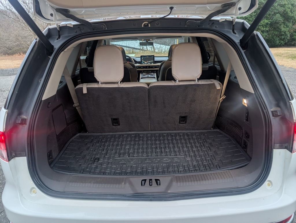 Used 2020 Lincoln Aviator Reserve w/ Equipment Group 202A image 17