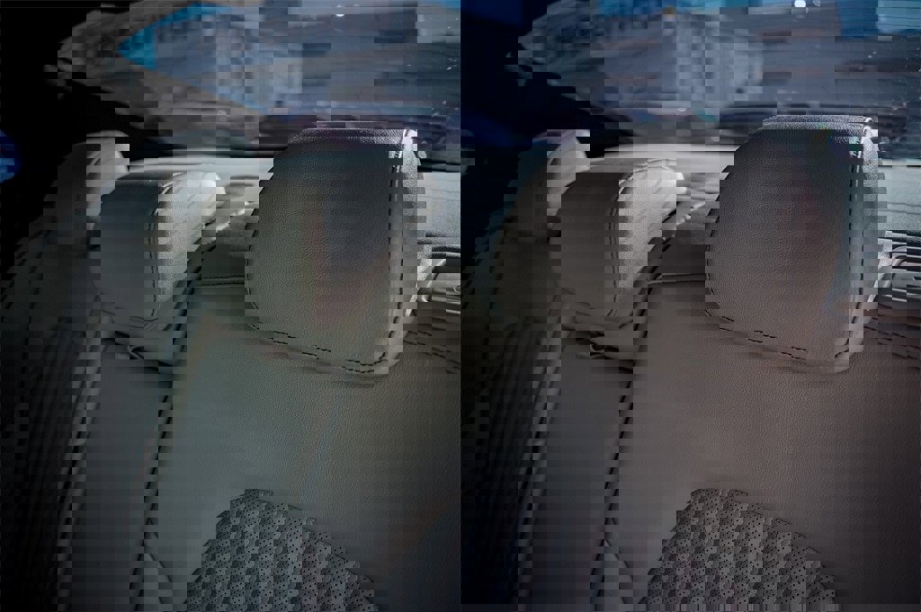 Used 2022 Genesis G70 3.3T image 34