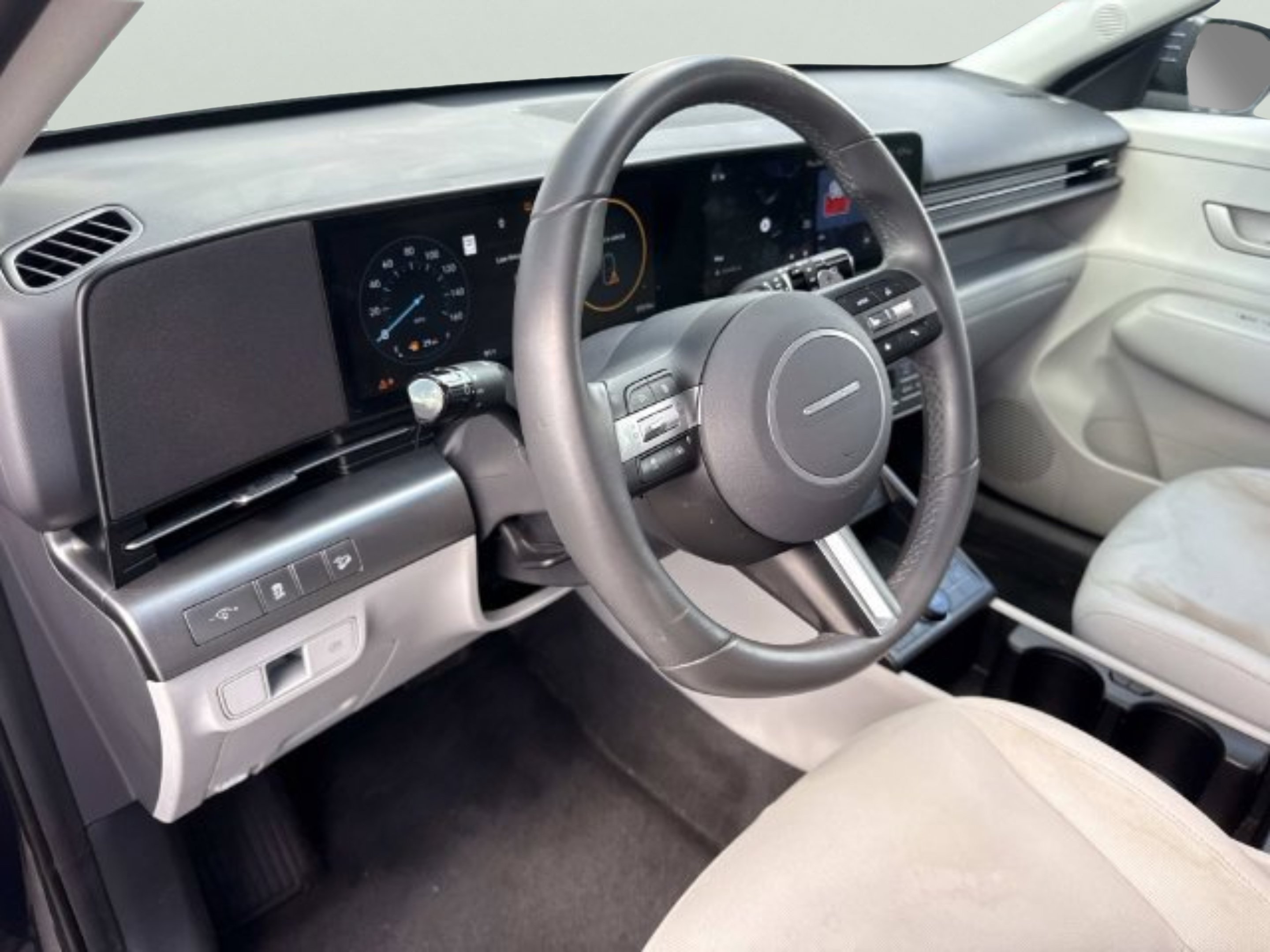 Used 2024 Hyundai Kona SEL w/ Convenience Package FWD image 17