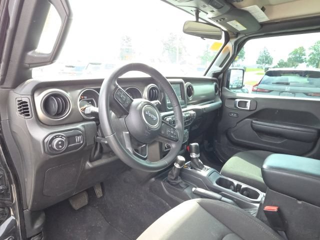 Used 2023 Jeep Gladiator Sport AWD/4WD image 16