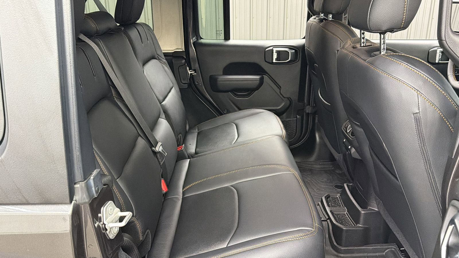 Used 2024 Jeep Wrangler Unlimited AWD/4WD image 36