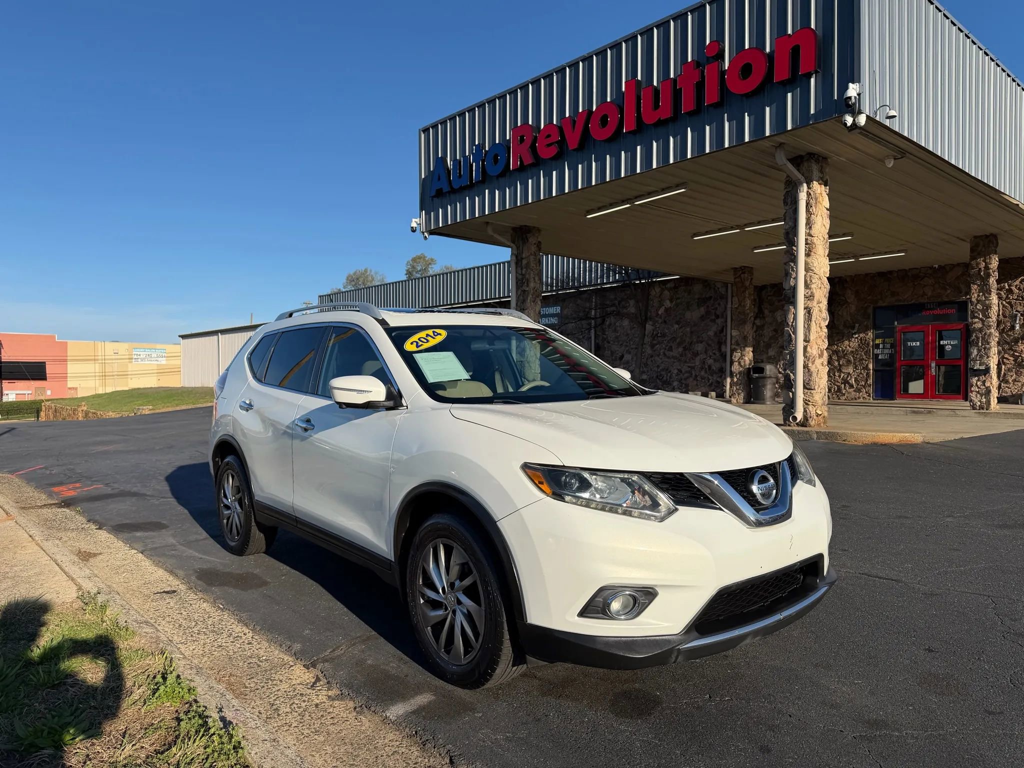Used 2014 Nissan Rogue SL w/ SL Premium Package